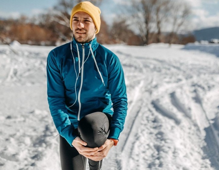 Exercise is safe for almost everyone, even in cold weather. The following tips can help you stay safe — and warm — while exercising in the cold.✓Check weather conditions and wind chill✓Know the signs of frostbite and hypothermia✓Dress in layers✓Protect your head, hands, feet and ears✓Don't forget safety gear and sunscreen✓Drink plenty of fluidsThese tips can help you safely — and enjoyably — exercise when temperatures drop. Closely monitor how your body feels during cold-weather exercise to help prevent injuries such as frostbite. #coldweather #MNUpstream #Upstream #goupstream — from Instagram