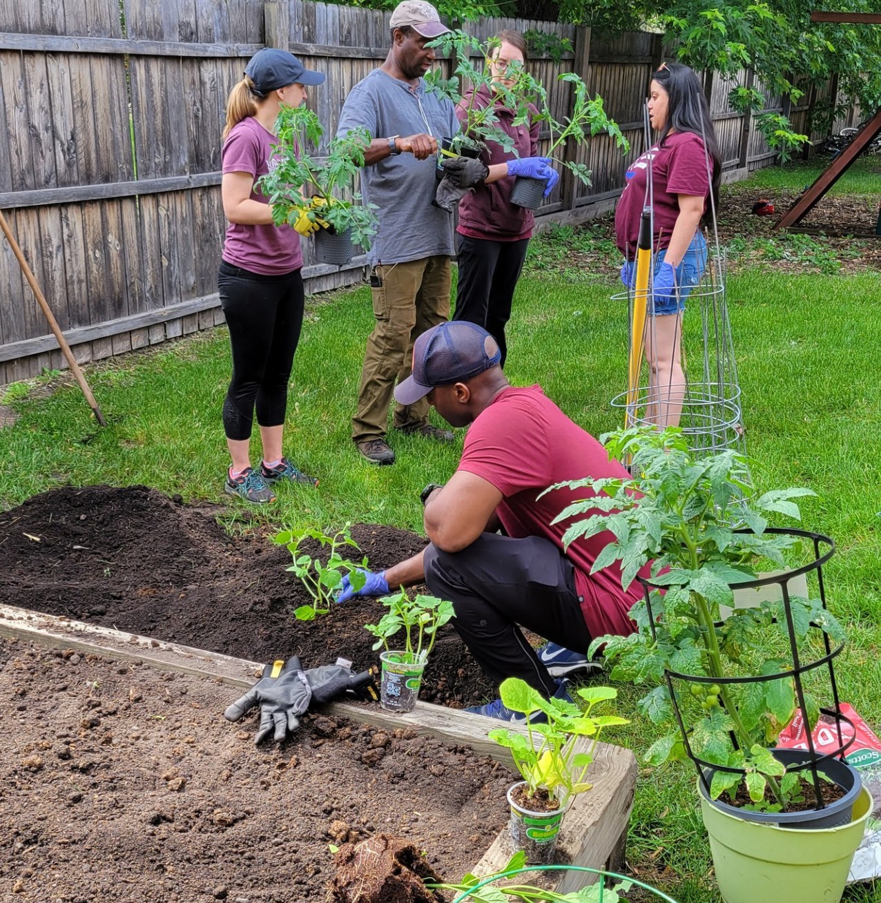 Looking for a way to volunteer in Minnesota while spending time outside? Cornerstone is currently looking for volunteers to help with outdoor maintenance, gardening and weeding. Cornerstone was founded in 1983 to connect women in crisis due to domestic violence with support and safety. Since then, we’ve become a multifaceted nonprofit with accessible, innovative and comprehensive services for adults and youth of all genders who are experiencing or have experienced domestic violence, sexual violence, human trafficking or crime.To learn more about how you can support this incredible non-profit, check out their volunteer page:  https://loom.ly/9muRQAs #MNUpstream #Upstream #goupstream #domesticviolence #minnesota #volunteer #gardening #support #nonprofit — from Instagram